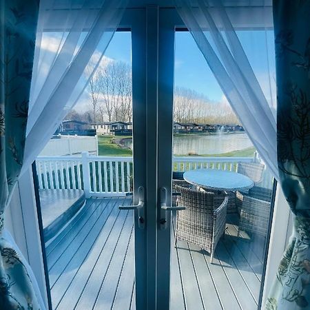 The Poplars Lodge With Hot Tub York Exteriör bild