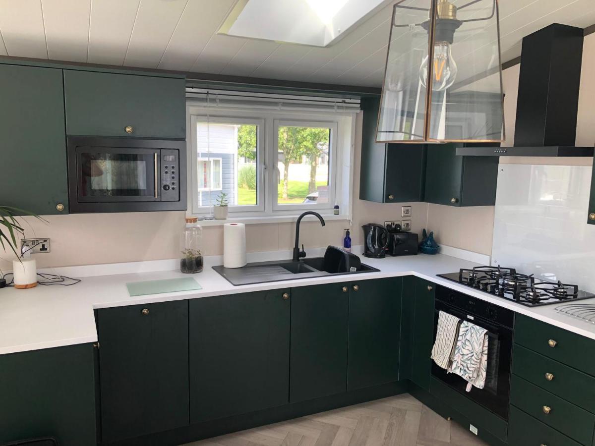 The Poplars Lodge With Hot Tub York Exteriör bild